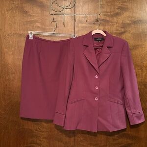 KASPER 2 Piece Blazer & Pencil Skirt Suit Set Womens 10 & 12P Plum Purple Lined